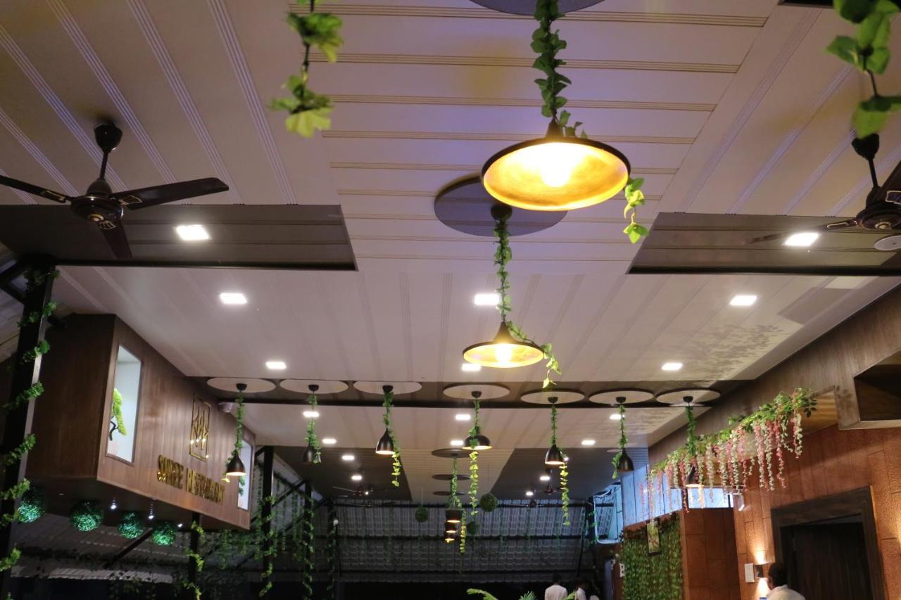 Hotel Shree Palace And Restaurant Ratlām Екстериор снимка