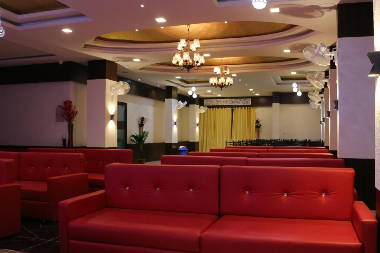 Hotel Shree Palace And Restaurant Ratlām Екстериор снимка